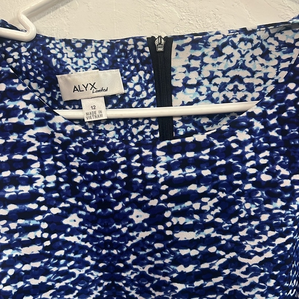 Dresss size 12 - Picture 2 of 3